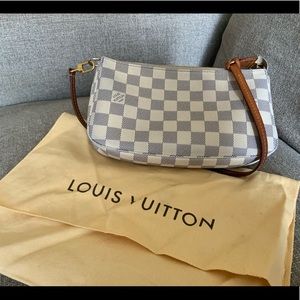 Louis Vuitton pochette